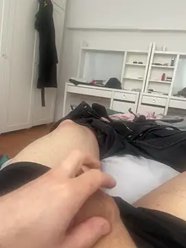 Snapshot of Orhan561 chatting on March 31, 10:04 am Orhan561 online show from March 31, 10:04 am