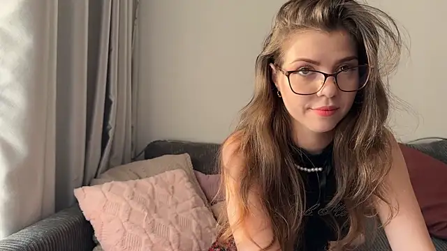 Snapshot of eva_si chatting on March 23, 10:19 am eva si online show from March 23, 10:19 am