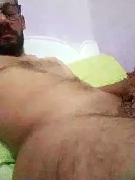 Snapshot of Alimohamed08 chatting on May 16, 12:18 am Alimohamed08 online show from May 16, 12:18 am
