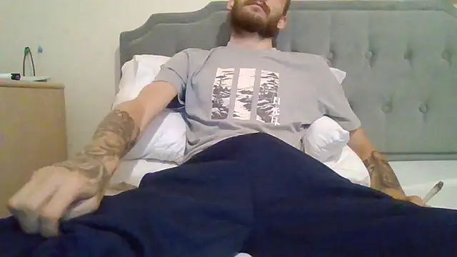 feetlovrr94 online show from May 8, 2:55 pm