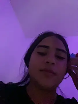 Snapshot of Valerials chatting on April 14, 9:21 pm Valerials online show from April 14, 9:21 pm