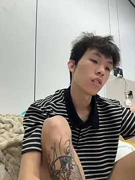 zzzzppp3 online show from May 3, 1:55 am