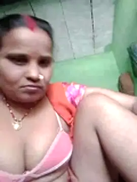 Shivani09900 online show from June 2, 7:10 am