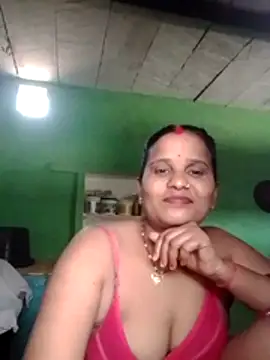 Shivani09900 online show from June 15, 6:48 am