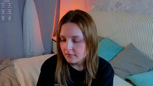 Snapshot of LorriMonz chatting on July 6, 1:46 am LorriMonz online show from July 6, 1:46 am
