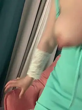 Snapshot of xiaomei89 chatting on March 24, 1:05 pm xiaomei89 online show from March 24, 1:05 pm