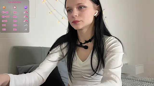 meowchaa online show from April 21, 5:28 pm