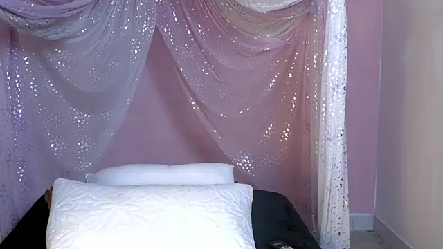 Snapshot of selene_moretti chatting on July 15, 12:10 pm selene moretti online show from July 15, 12:10 pm