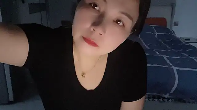 Snapshot of xinbao- chatting on May 12, 11:07 am xinbao- online show from May 12, 11:07 am