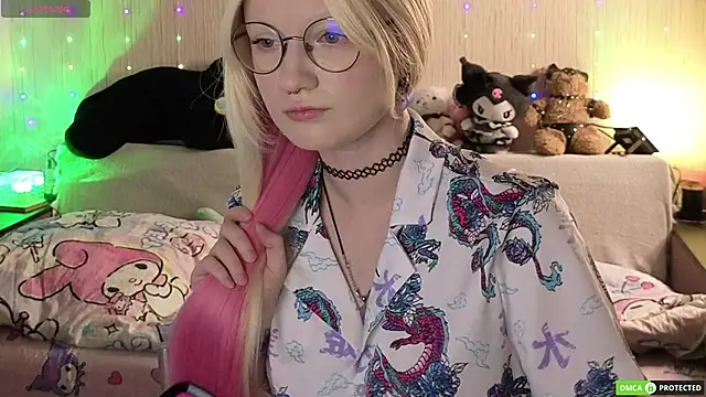 JulietFisher online show from April 25, 4:15 am