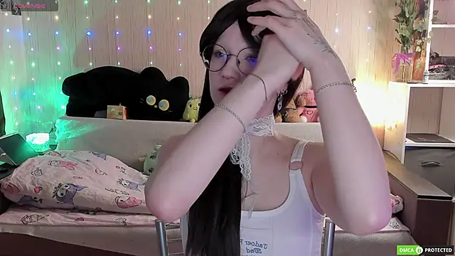 JulietFisher online show from May 13, 1:36 am