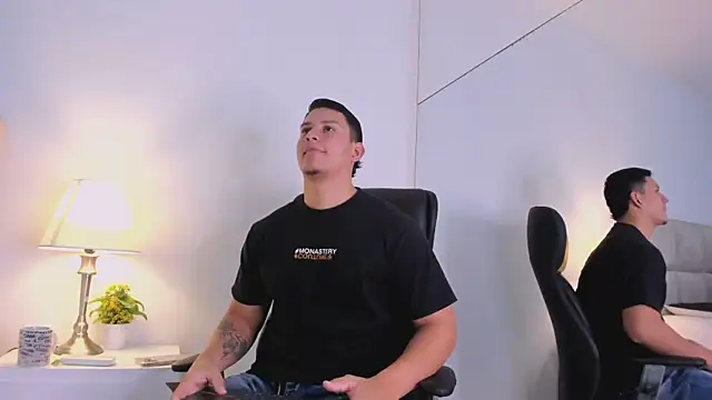 Snapshot of Chriss_Diamond chatting on July 13, 8:22 pm Chriss Diamond online show from July 13, 8:22 pm