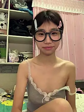 Snapshot of nina5201 chatting on April 7, 4:07 pm nina5201 online show from April 7, 4:07 pm