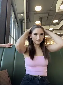 Snapshot of AnitaFly chatting on March 28, 11:43 am AnitaFly online show from March 28, 11:43 am