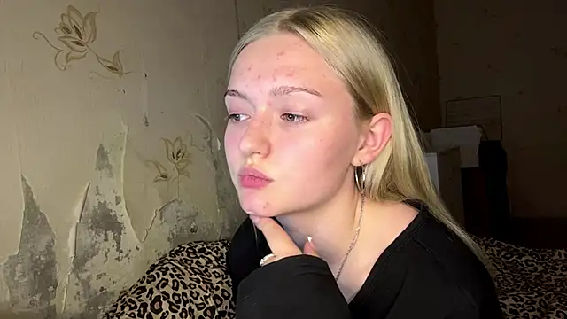 Sophia Blonde online show from April 15, 3:41 pm