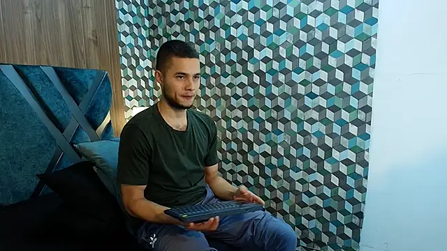 Snapshot of Joaho_Fernandez chatting on June 9, 8:42 pm Joaho Fernandez online show from June 9, 8:42 pm