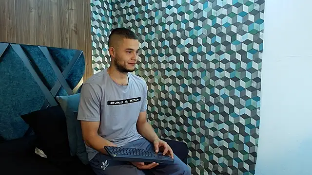Snapshot of Joaho_Fernandez chatting on June 11, 9:13 pm Joaho Fernandez online show from June 11, 9:13 pm