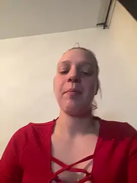 toxicgirl00 online show from March 25, 10:05 pm