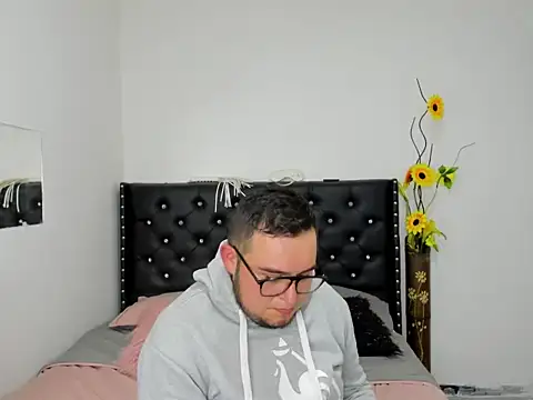 Xavier Blaze online show from March 25, 8:37 pm