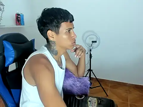 Snapshot of axeel-king chatting on April 4, 4:48 pm axeel-king online show from April 4, 4:48 pm