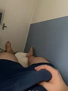 Snapshot of safadogggg chatting on March 25, 1:28 pm safadogggg online show from March 25, 1:28 pm