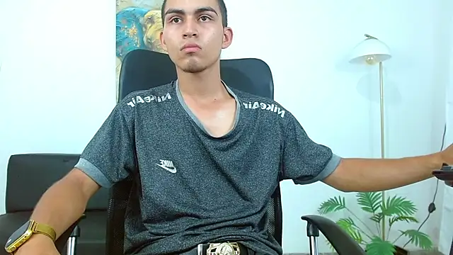 Snapshot of lucass_18 chatting on March 26, 11:10 pm lucass 18 online show from March 26, 11:10 pm