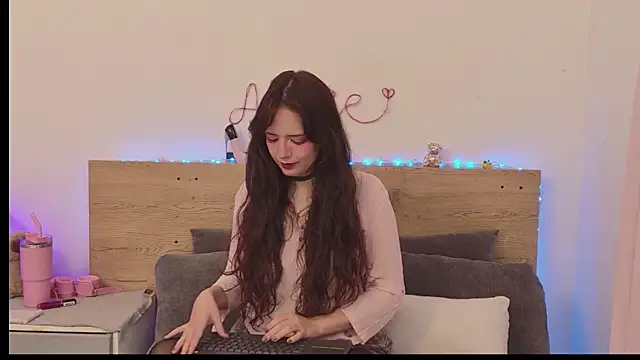 Snapshot of Sweet_Alice_S chatting on May 7, 9:03 am Sweet Alice S online show from May 7, 9:03 am