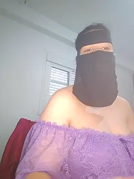 Big as-big online show from May 4, 11:06 am