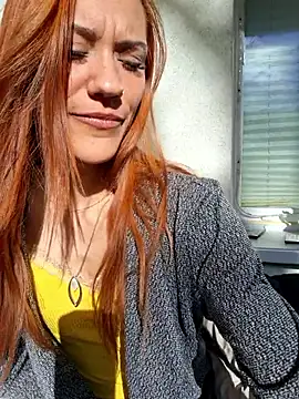 Snapshot of SlimBellaOfficial chatting on April 4, 3:09 pm SlimBellaOfficial online show from April 4, 3:09 pm