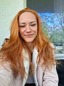 Snapshot of SlimBellaOfficial chatting on April 27, 10:35 am SlimBellaOfficial online show from April 27, 10:35 am