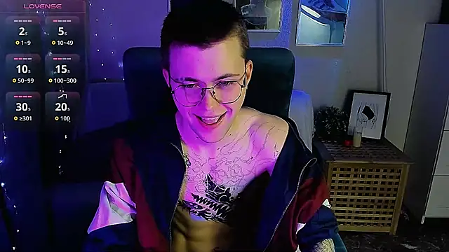 Thomas Norton online show from April 29, 8:59 pm