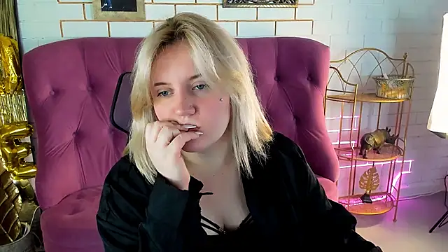 KathyBriggs online show from April 25, 5:10 am
