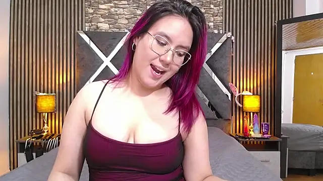 Snapshot of Lana_sweett2 chatting on April 15, 4:19 am Lana sweett2 online show from April 15, 4:19 am