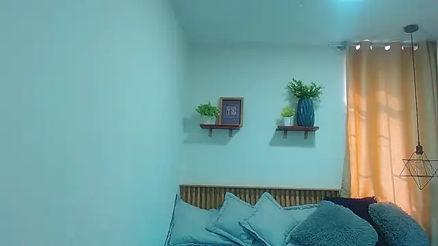 Violet 2003 online show from May 7, 1:49 pm