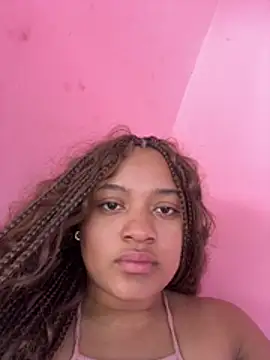 Snapshot of Saraa_M chatting on April 1, 4:26 pm Saraa M online show from April 1, 4:26 pm