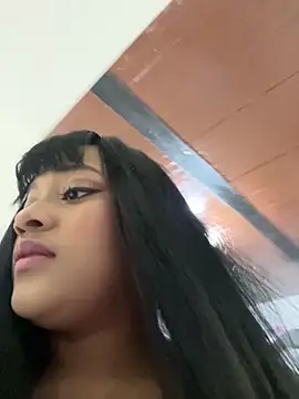 Snapshot of Saraa_M chatting on April 14, 5:19 pm Saraa M online show from April 14, 5:19 pm