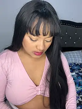 Snapshot of Saraa_M chatting on April 16, 9:39 pm Saraa M online show from April 16, 9:39 pm