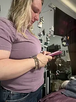 sweetkacibaby online show from April 21, 4:12 pm