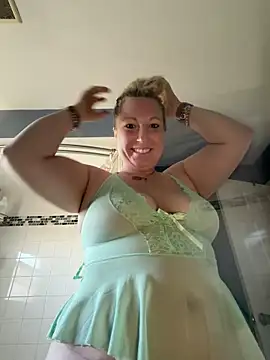 sweetkacibaby online show from April 25, 1:03 pm