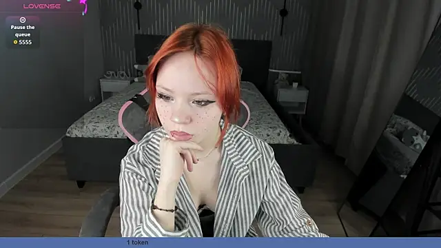 Snapshot of Loly_Cuttie chatting on April 14, 1:00 am Loly Cuttie online show from April 14, 1:00 am