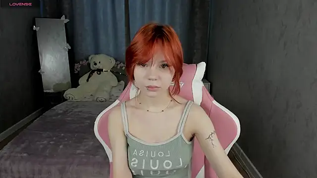Snapshot of Loly_Cuttie chatting on April 16, 1:17 am Loly Cuttie online show from April 16, 1:17 am