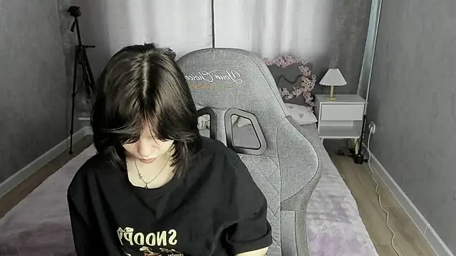 Snapshot of Loly_Cuttie chatting on May 18, 1:35 am Loly Cuttie online show from May 18, 1:35 am