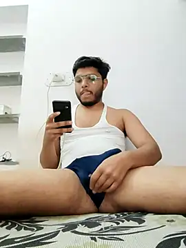 boyzxzxc online show from March 26, 8:20 am