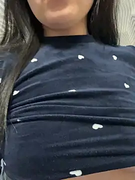 Snapshot of Velliaa chatting on April 8, 8:09 pm Velliaa online show from April 8, 8:09 pm