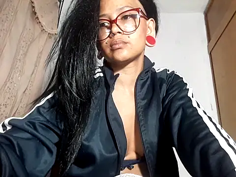xblackstarX1 online show from May 3, 6:52 am