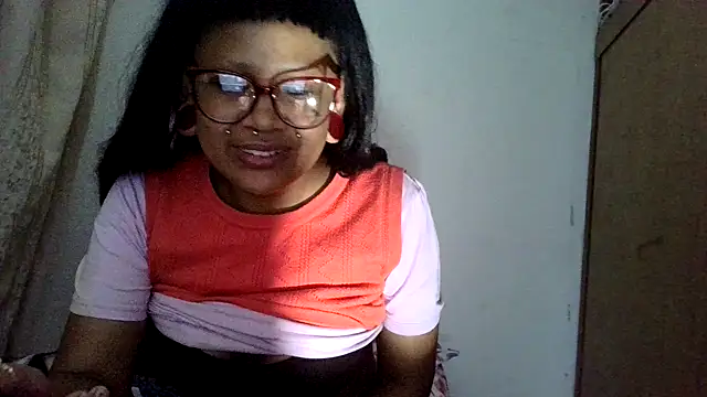Snapshot of xblackstarX1 chatting on July 2, 3:34 am xblackstarX1 online show from July 2, 3:34 am