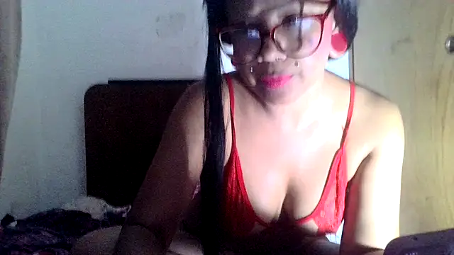 Snapshot of xblackstarX1 chatting on July 7, 6:47 am xblackstarX1 online show from July 7, 6:47 am