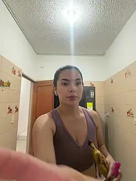 Snapshot of Cami_olarte chatting on July 12, 8:11 pm Cami olarte online show from July 12, 8:11 pm