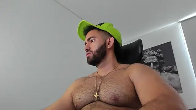 simonleon27 online show from May 31, 6:09 pm