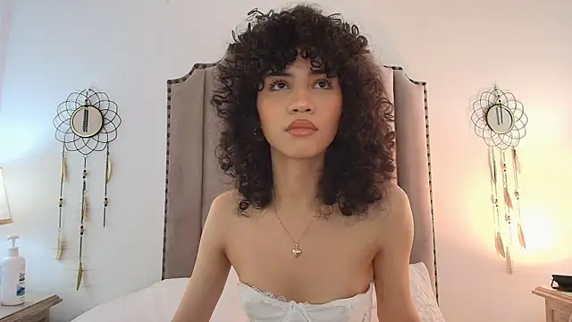 Julietta    online show from June 23, 2:15 pm